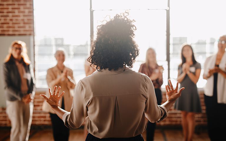 Which Leadership Styles Work Best for Managers?