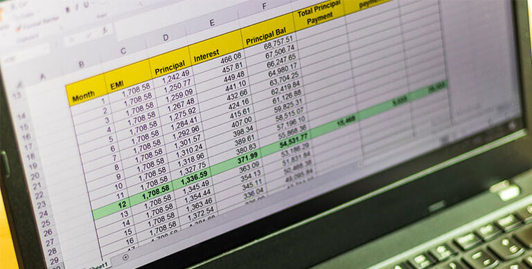 VLOOKUP vs XLOOKUP, What’s the Difference and When to Use Them